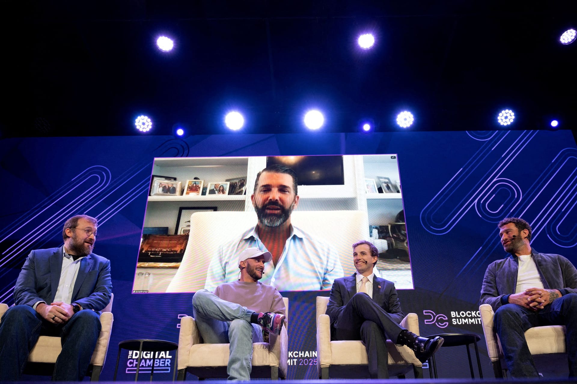Präsidentensohn zugeschaltet: Donald Trump Jr. bewirbt bei einer Krypto-Messe das familieneigene Unternehmen World Liberty Financial.