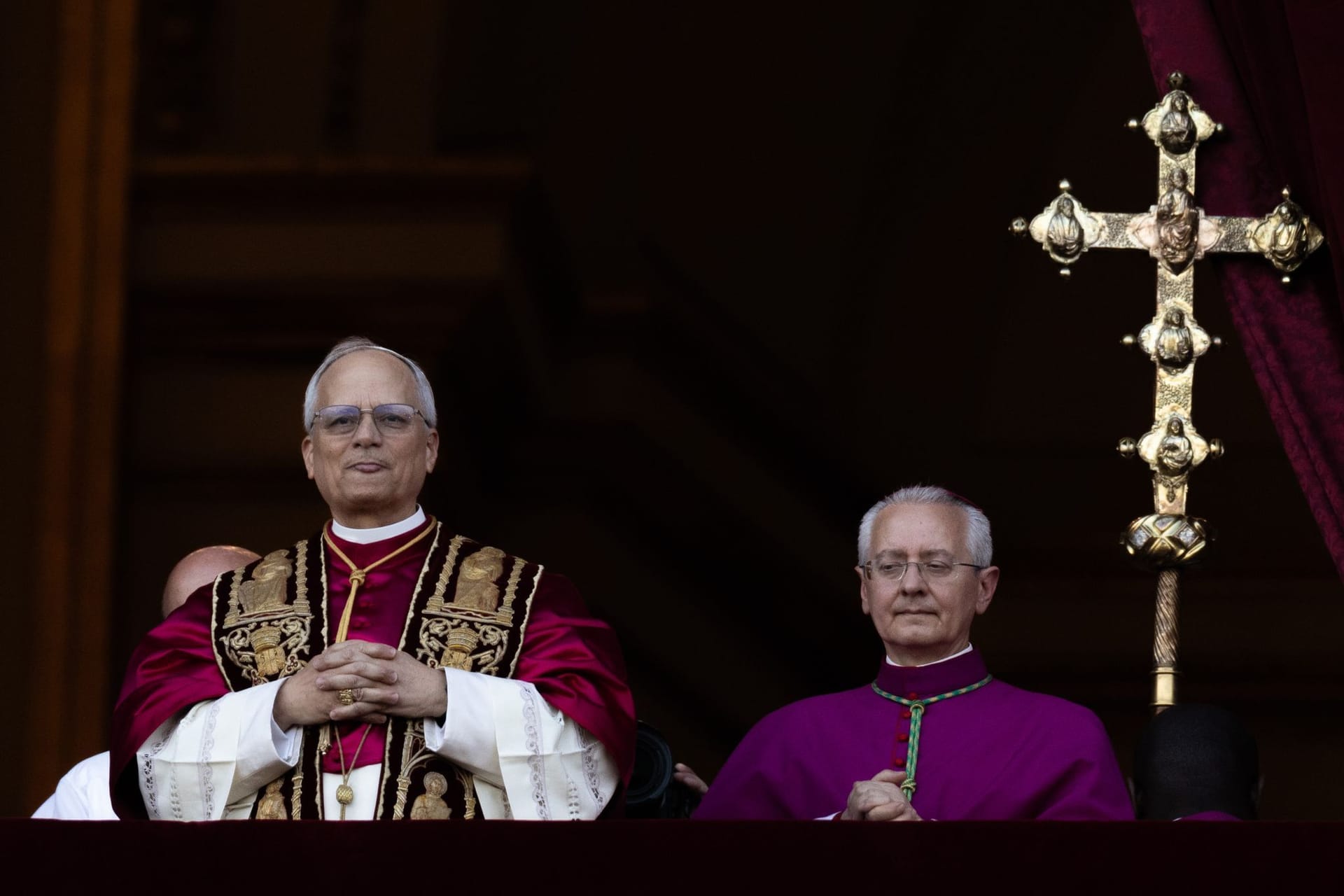 Papst Leo XIV. auf dem Balkon des Petersdoms im Vatikan: Der Pontifex hat gleich drei Staatsbürgerschaften. Papst Leo XIV. auf dem Balkon des Petersdoms im Vatikan: Der Pontifex hat gleich drei Staatsbürgerschaften.