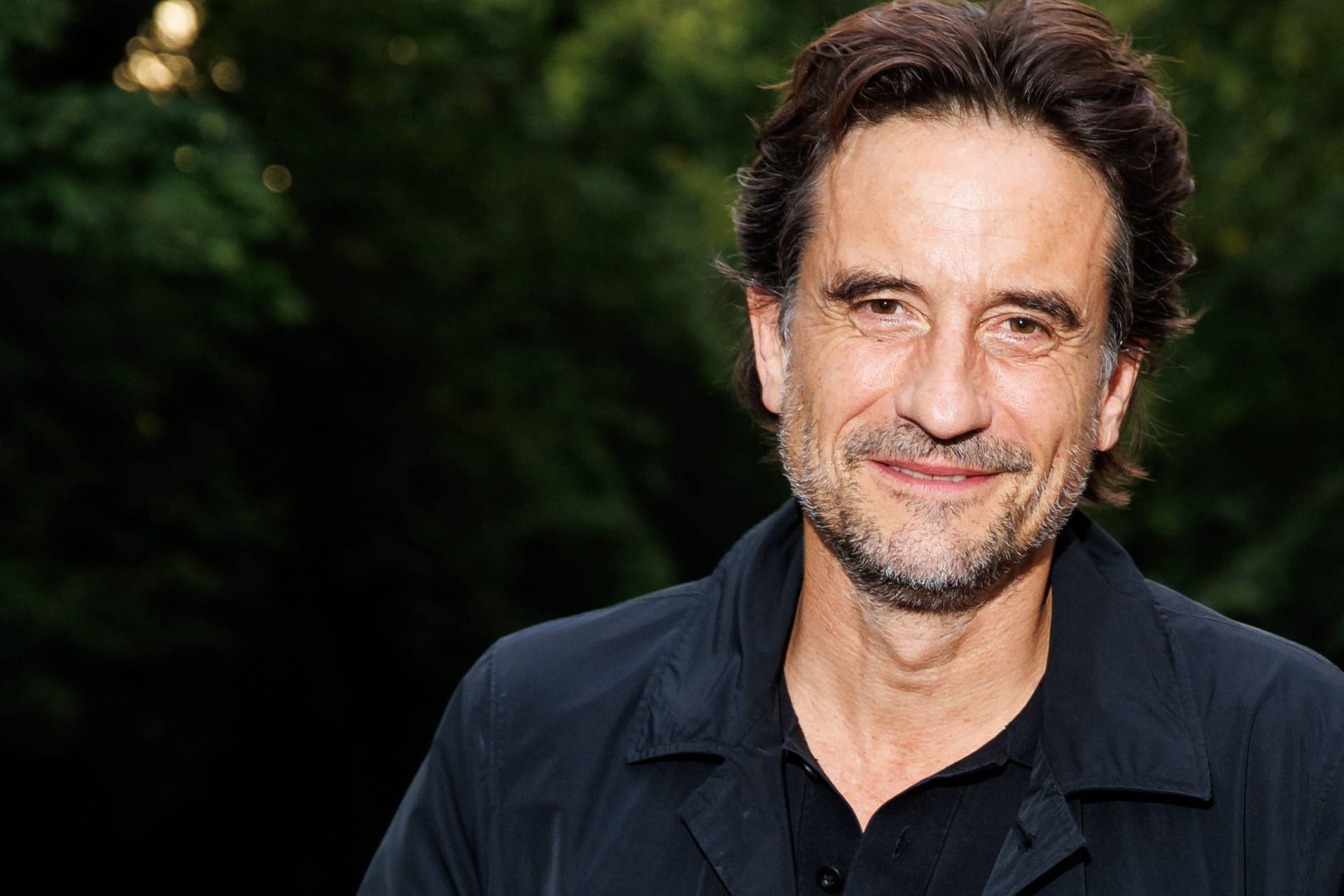 Oliver Mommsen: Er ist wieder in festen Händen.