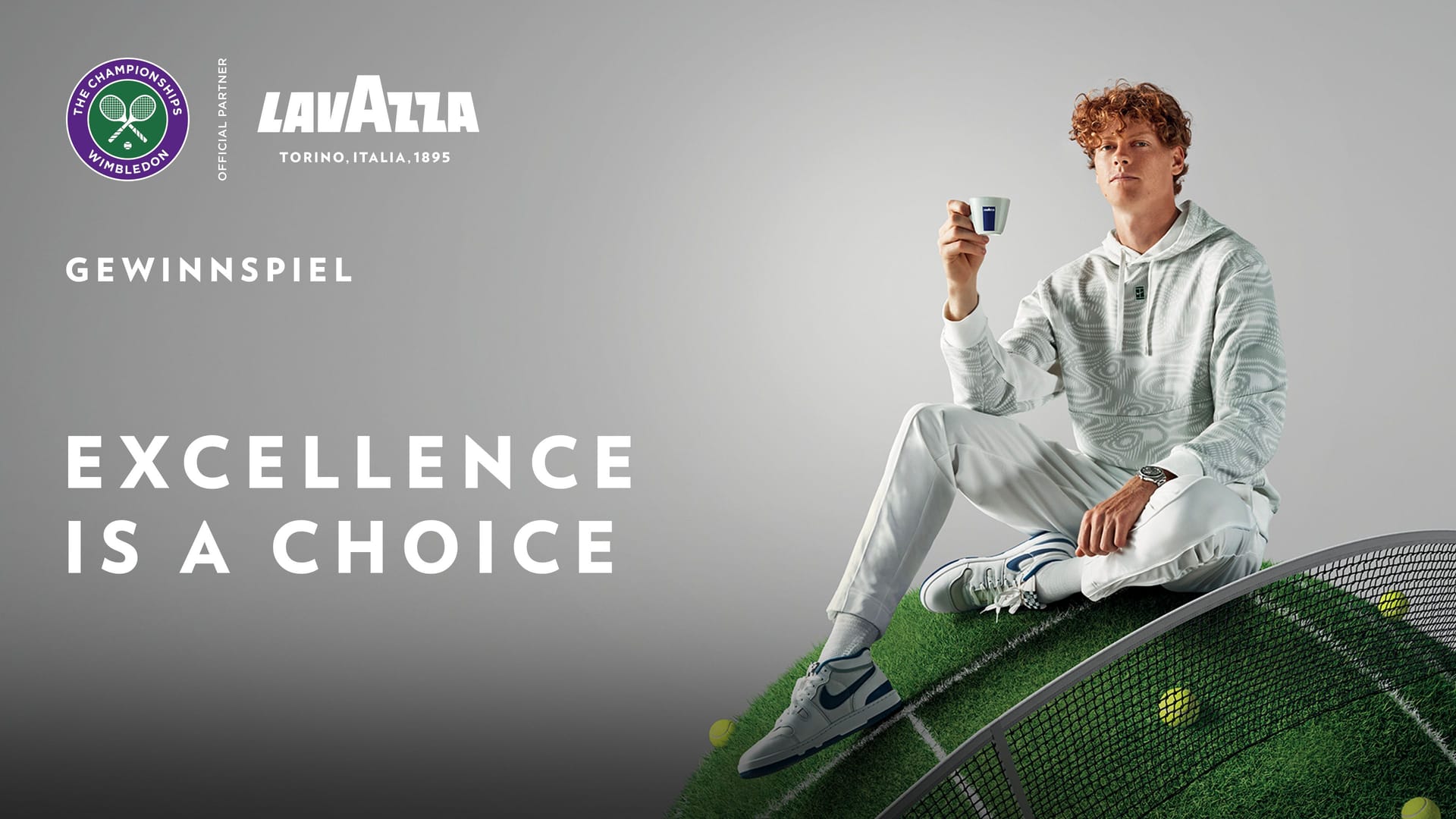 Auf eine Tasse Caffè mit Jannik Sinner? Erleben Sie gemeinsam mit Lavazza das Tennis-Turnier in Wimbledon live. Auf eine Tasse Caffè mit Jannik Sinner? Erleben Sie gemeinsam mit Lavazza das Tennis-Turnier in Wimbledon live.