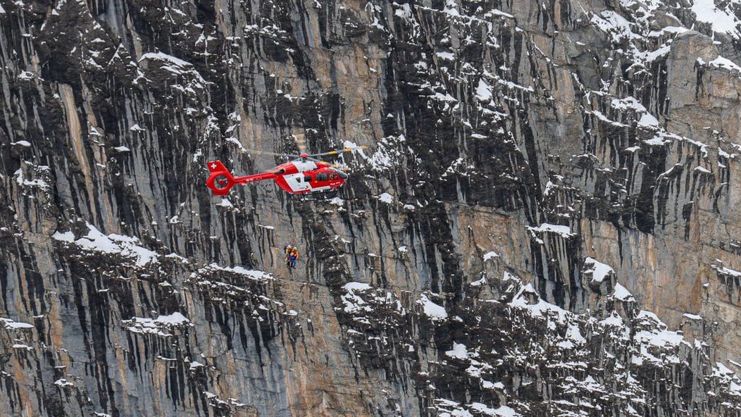 Rettungsaktion an der Eigernordwand: Zwei Bergsteiger wurden vom Neuschnee überrascht – erst ein Spezialteam konnte die beiden retten.