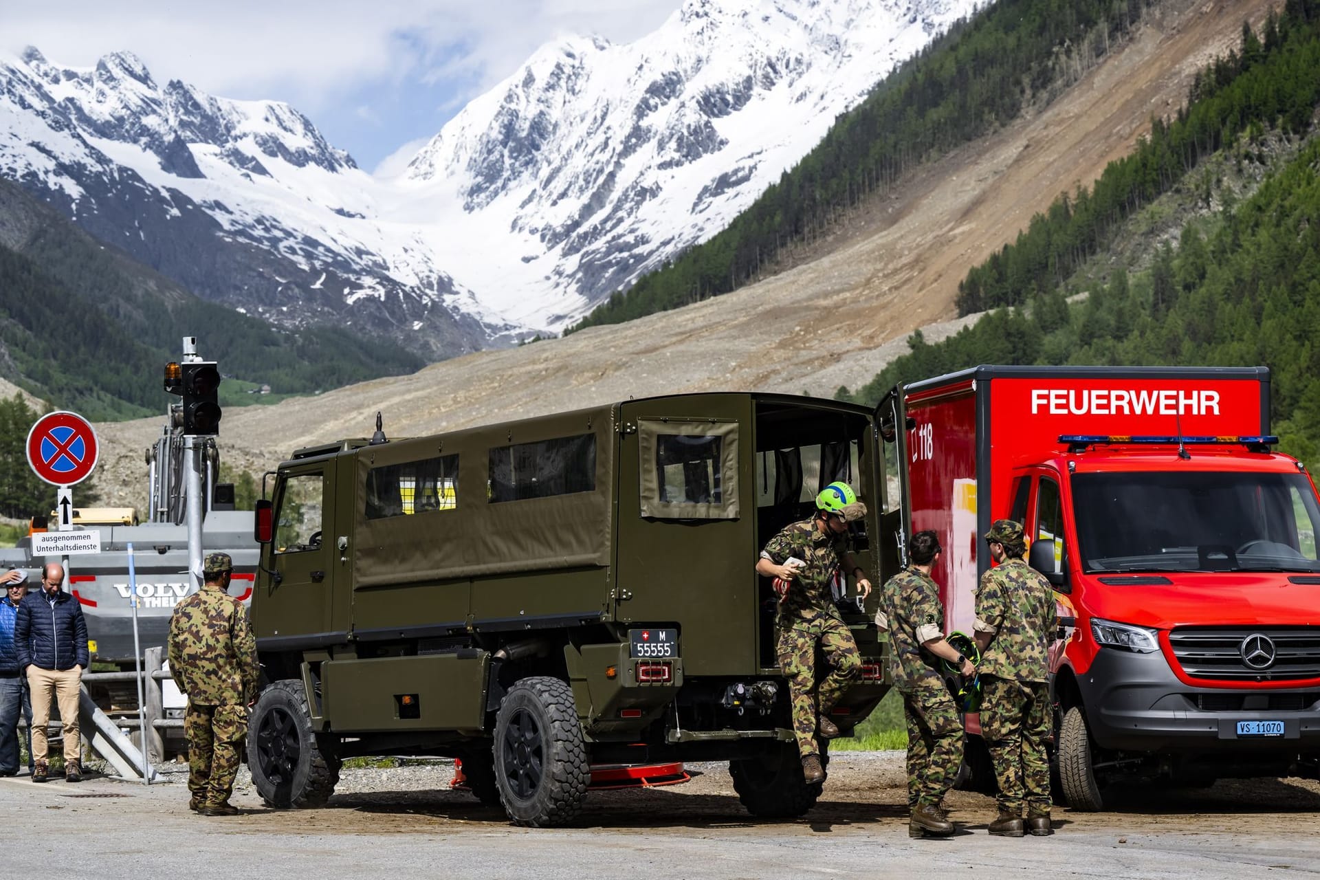 Soldaten der Schweizer Armee treffen am Donnerstag, 29. Mai 2025, in Wiler ein.