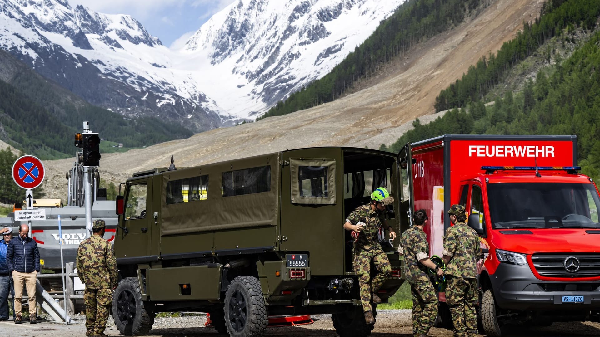 Soldaten der Schweizer Armee treffen am Donnerstag, 29. Mai 2025, in Wiler ein.