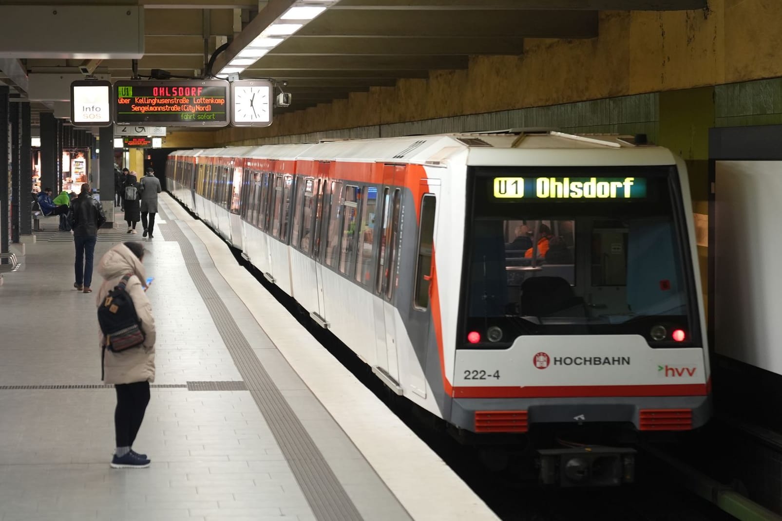 Eine U-Bahn der Linie U1 an der Haltestelle Stephansplatz (Symbolbild): Eine Woche lang behindern Bauarbeiten den Verkehr.