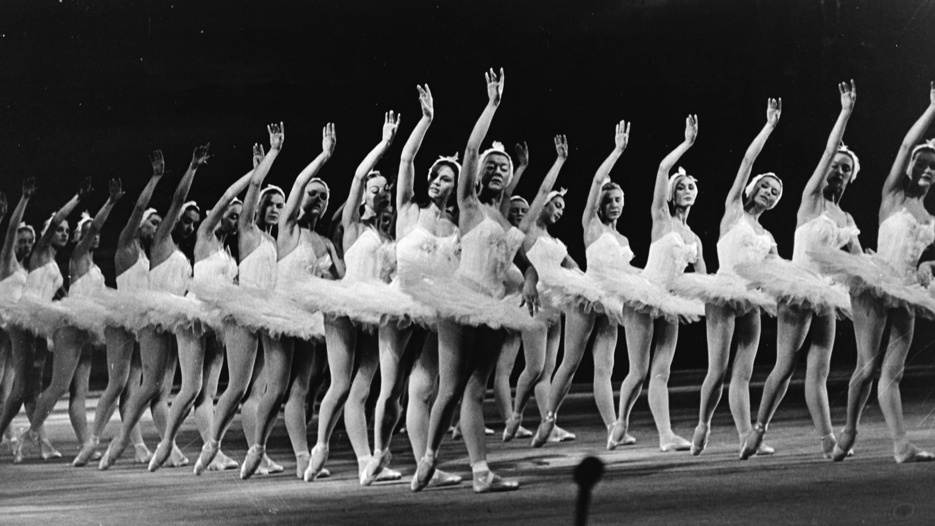 Eine Szene aus "Schwanensee" am Bolschi-Theater in Moskau: Choreografiert von Grigorowitsch in 1974.