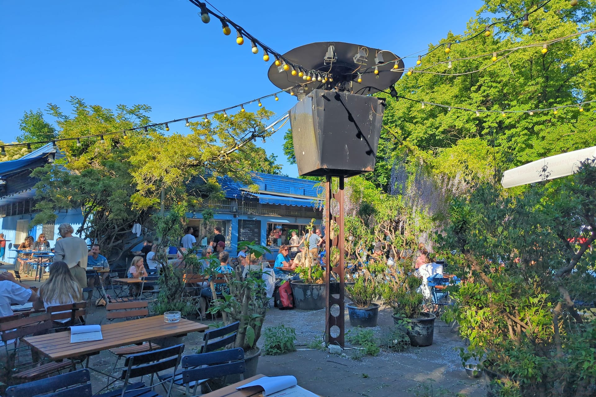 "Rhein-Sommergarten" im Norden von Köln: Der Biergarten ist beliebt bei Ausflüglern.