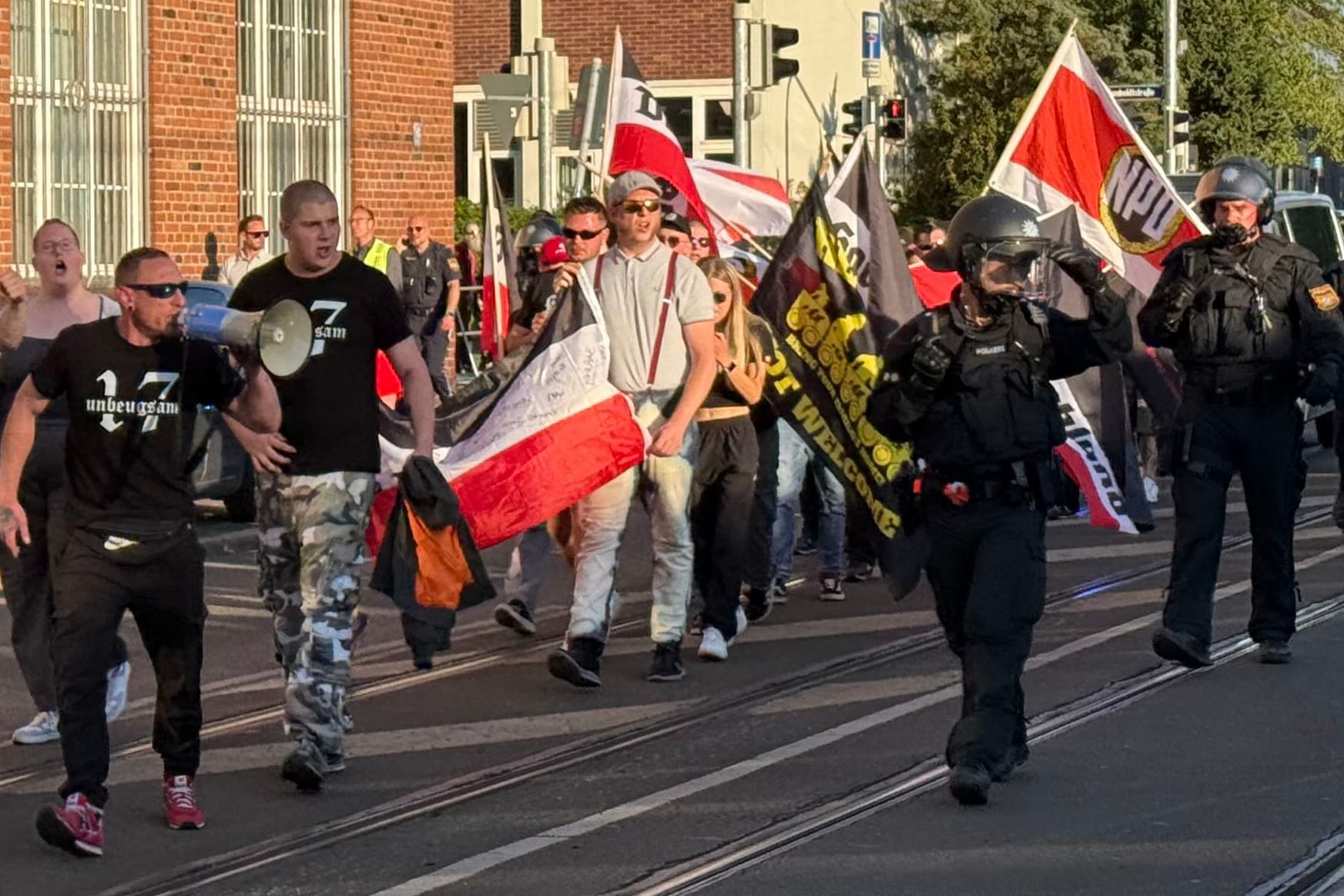 Demonstration in Nürnberg: Die Polizei musste am Freitagabend mehrfach einschreiten.