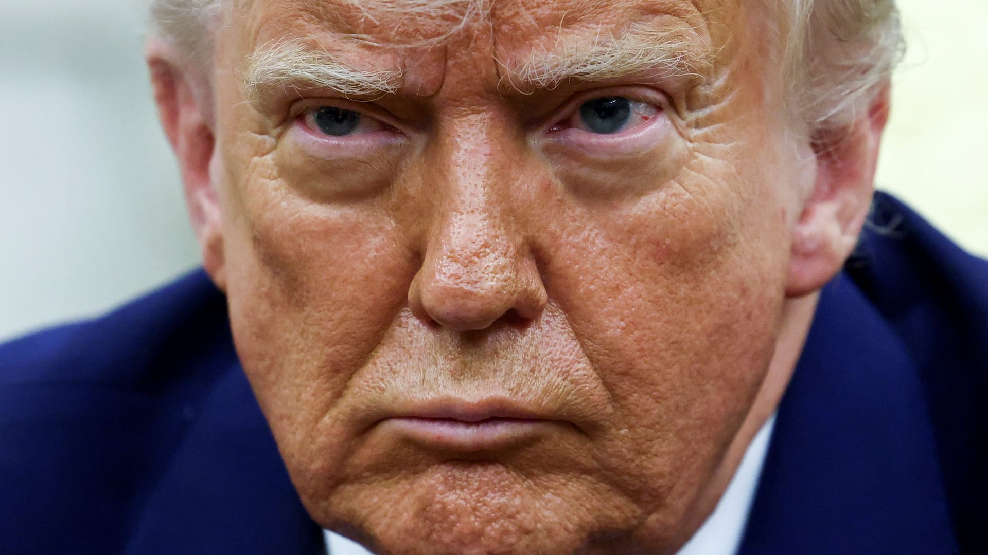 Trump reagiert beim Treffen mit Südafrikas Präsidenten Cyril Ramaphosa auf eine unbequeme Frage.