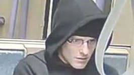 Wer kennt diesen Mann? Die Polizei bittet um Hinweise.