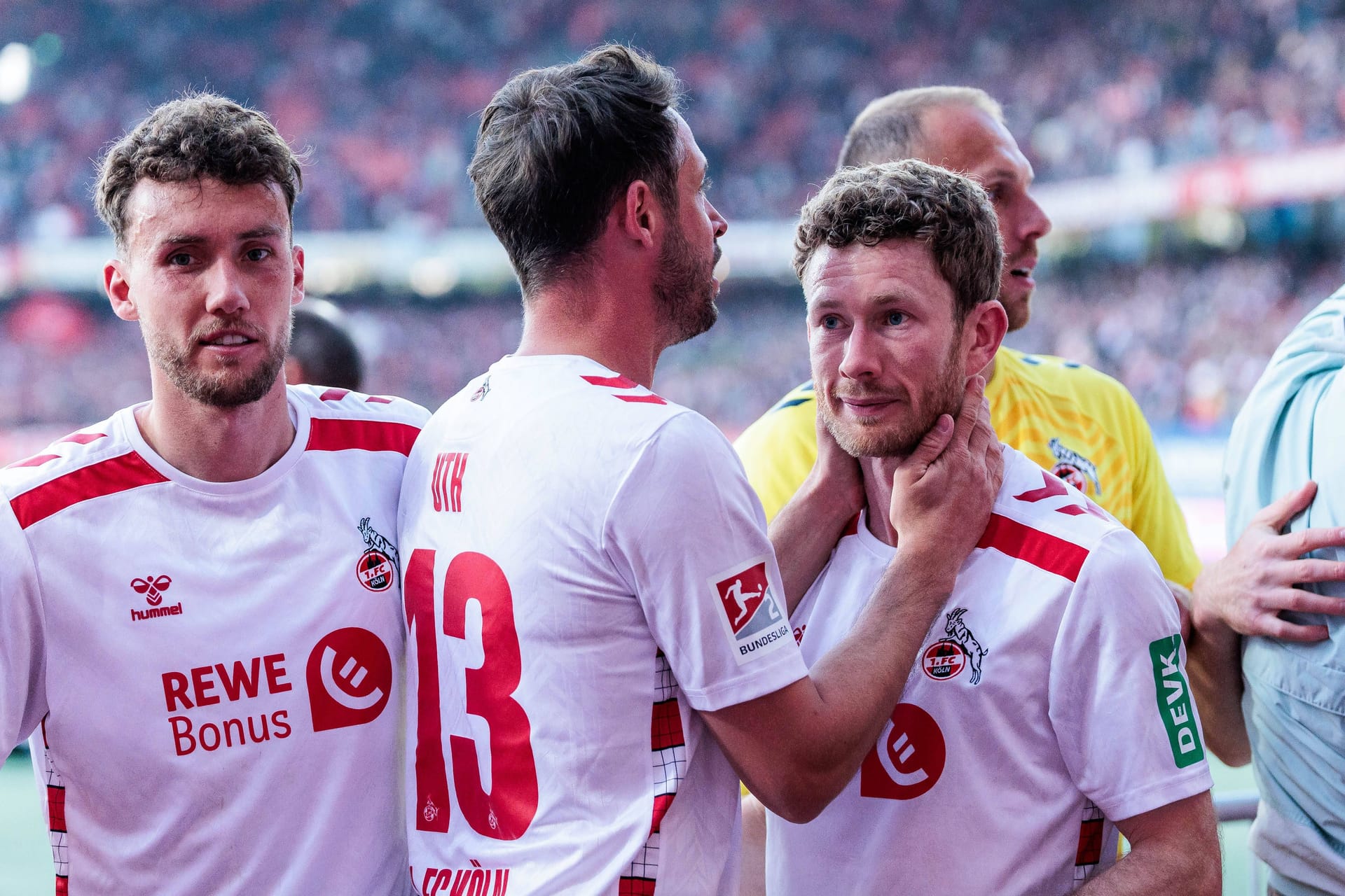 Müssen ihre Aufstiegsparty noch einmal verschieben: (v.l.) Luca Waldschmidt, Mark Uth und Florian Kainz. Müssen ihre Aufstiegsparty noch einmal verschieben: (v.l.) Luca Waldschmidt, Mark Uth und Florian Kainz.