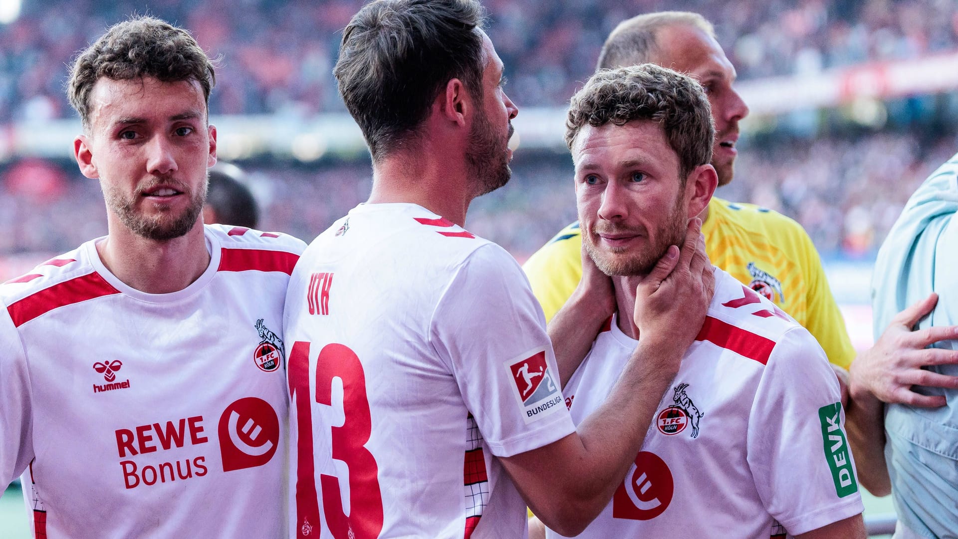 Müssen ihre Aufstiegsparty noch einmal verschieben: (v.l.) Luca Waldschmidt, Mark Uth und Florian Kainz. Müssen ihre Aufstiegsparty noch einmal verschieben: (v.l.) Luca Waldschmidt, Mark Uth und Florian Kainz.