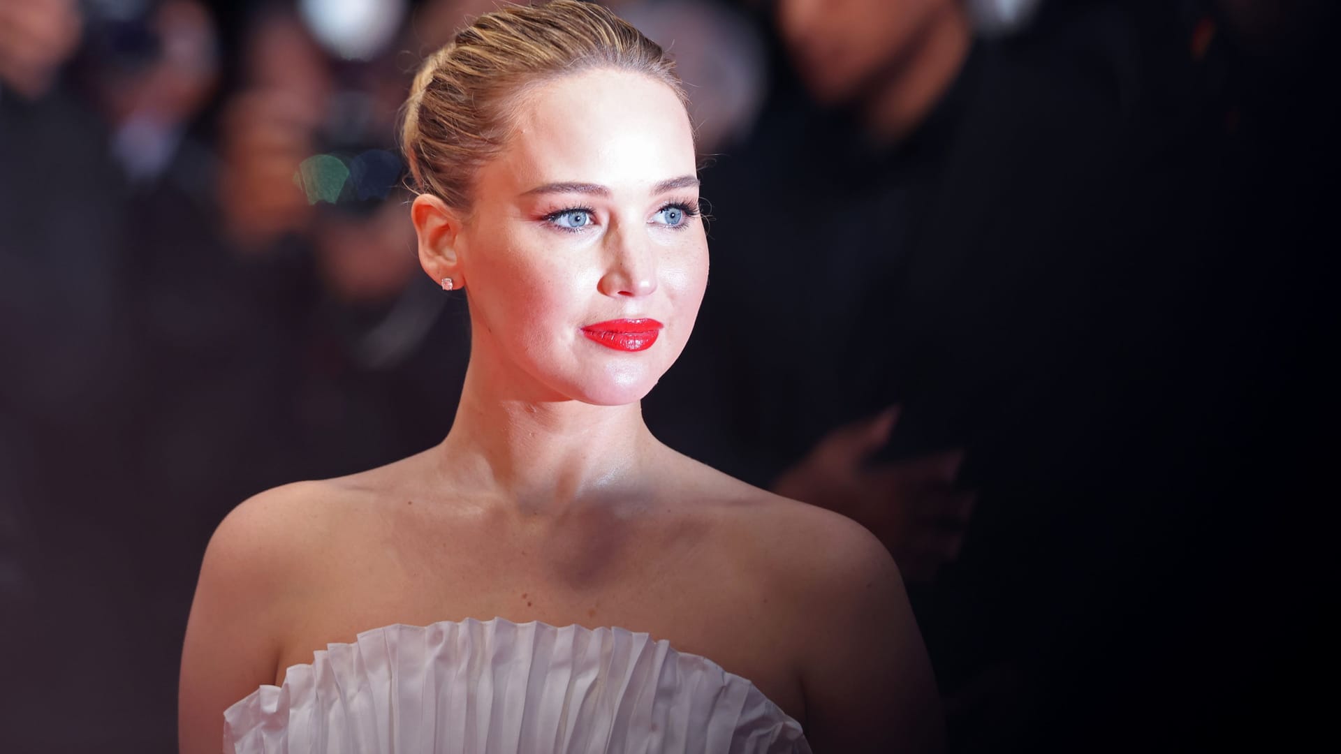 Jennifer Lawrence: Die Schauspielerin flanierte am Samstag bei der Premiere ihres neuen Filmes "Die My Love" in Cannes über den roten Teppich.