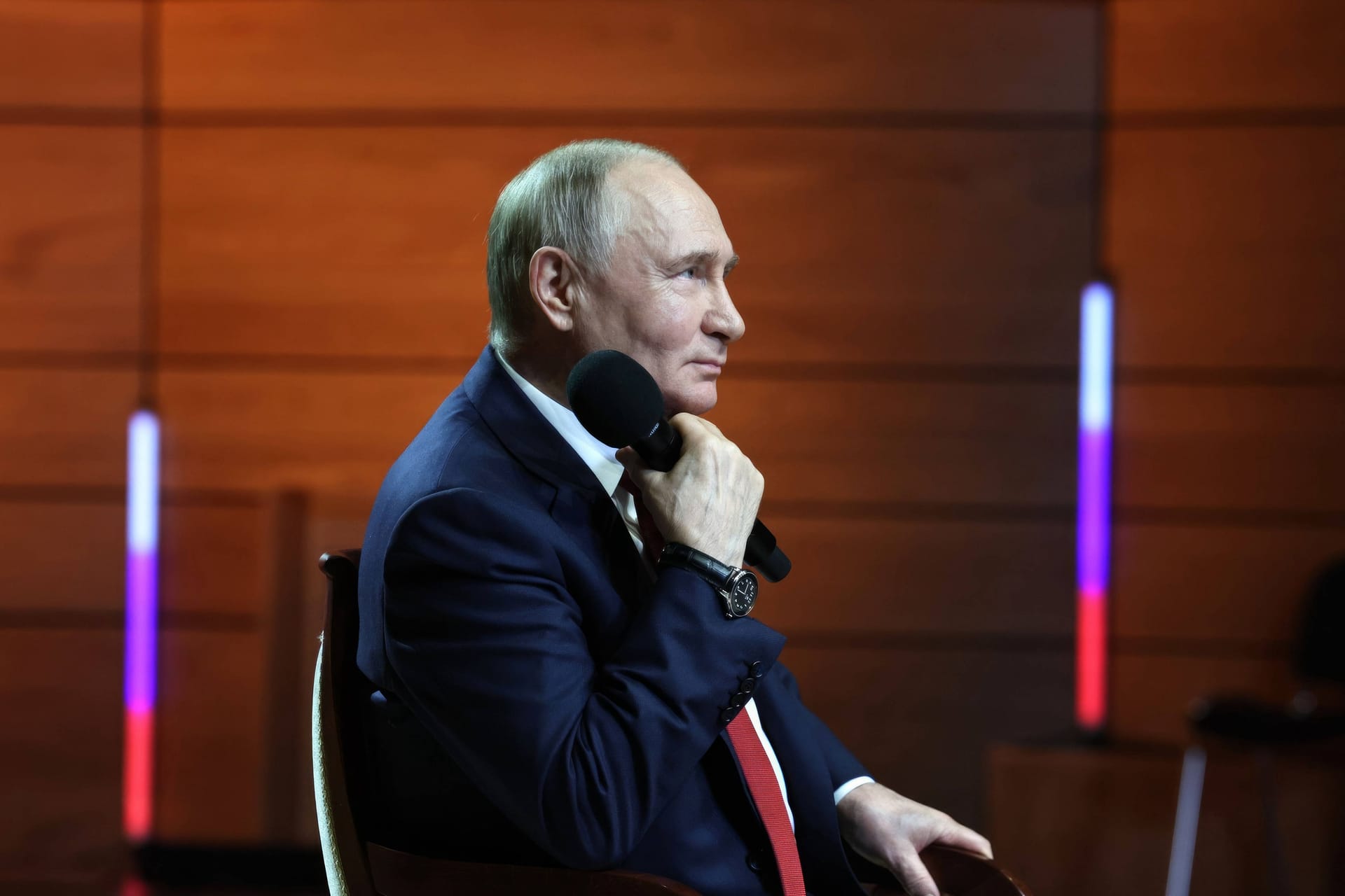 Wladimir Putin: In Russland betrachtet das Regime auch Kinderbücher kritisch.