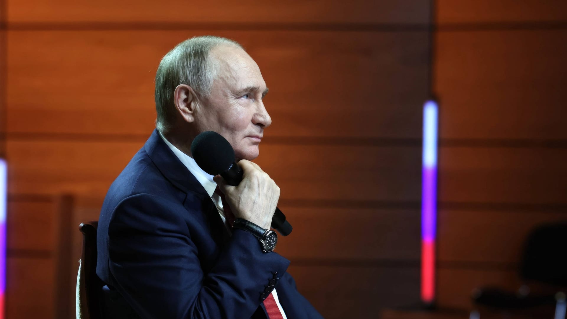 Wladimir Putin: In Russland betrachtet das Regime auch Kinderbücher kritisch.