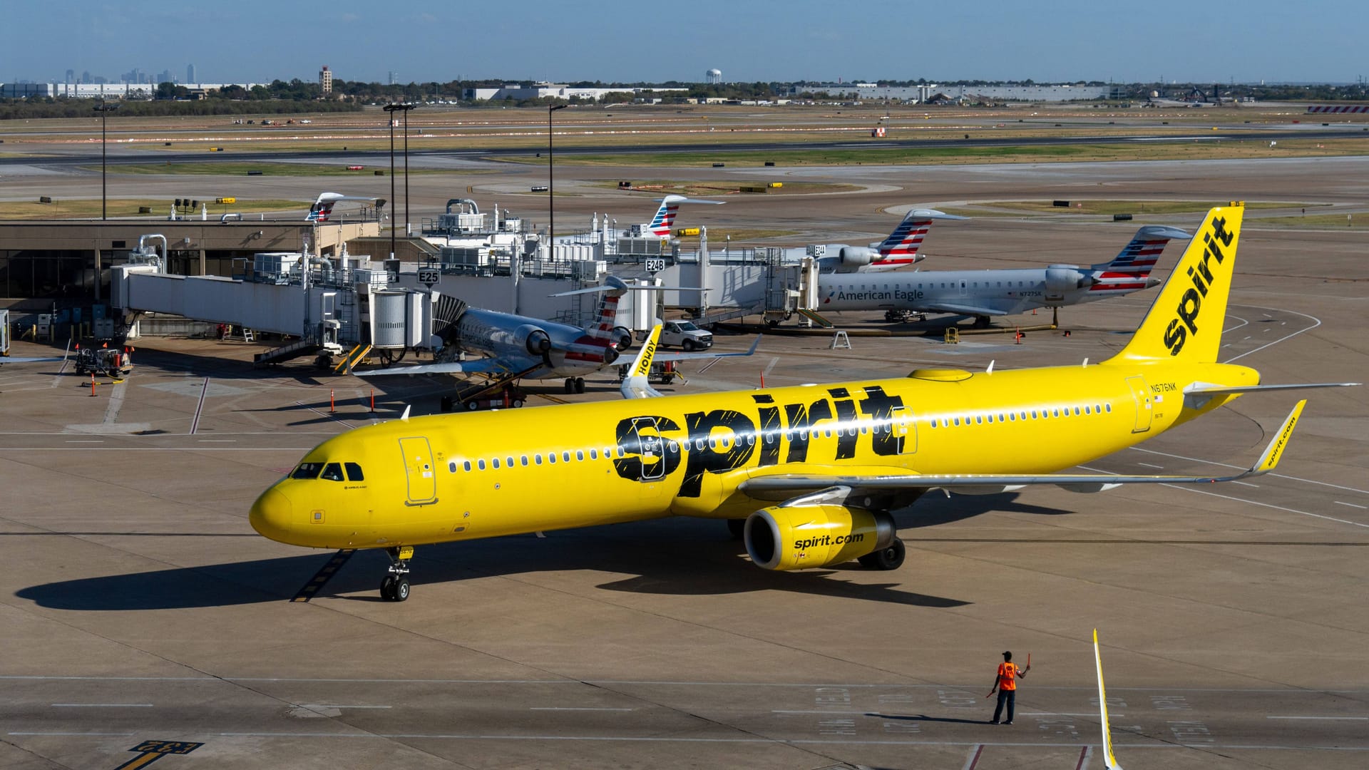 Ein Flugzeug der Spirit Airlines (Archivbild): Allein hier buchte ein Mann dutzendfach Gratisflüge.