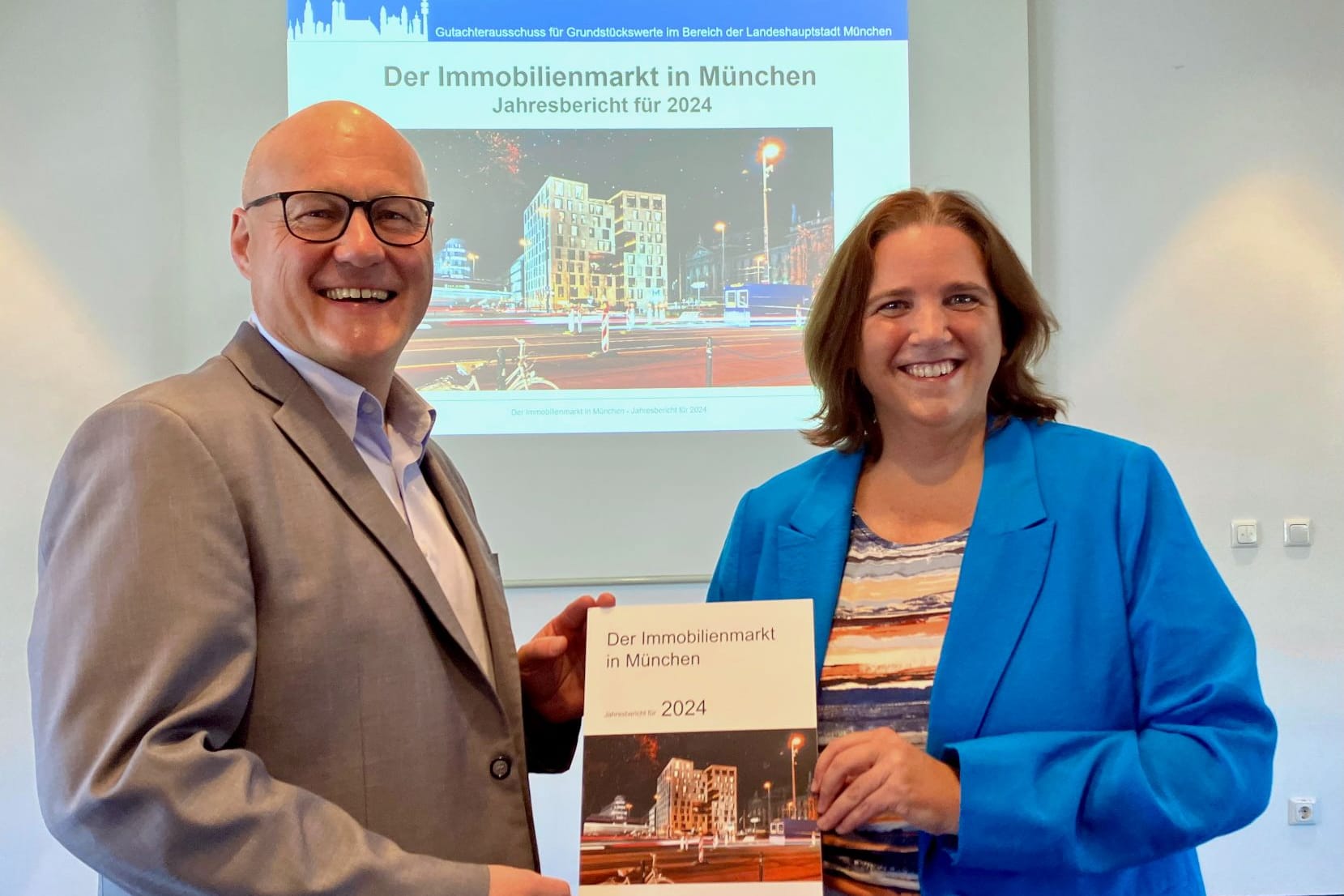 Albert Fittkau, Vorsitzender des städtischen Gutachterausschusses und Kommunalreferentin Jacqueline Charlier gehen davon aus, dass die Mieten in München weiter steigen werden.