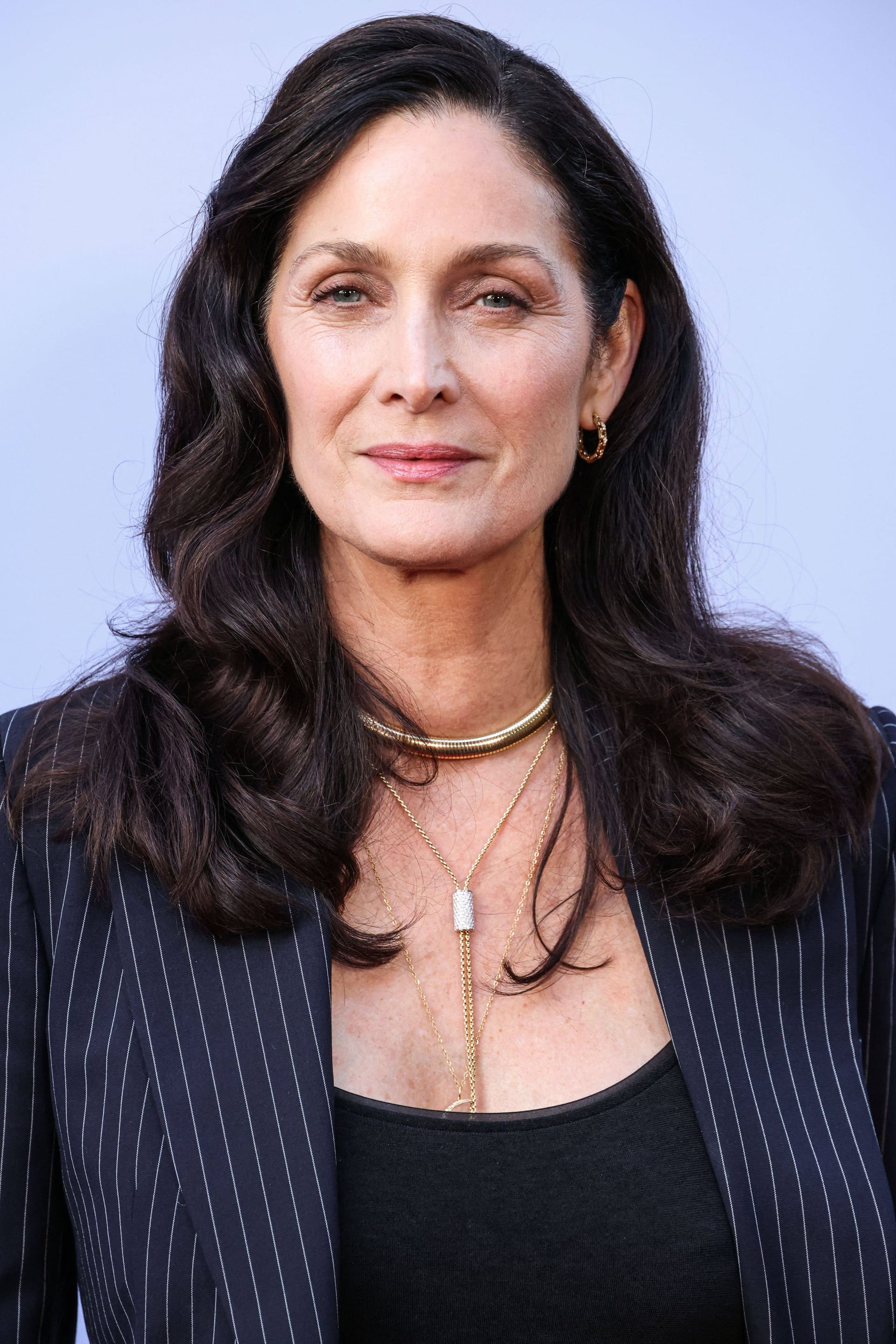 So sieht Carrie-Anne Moss heute aus.