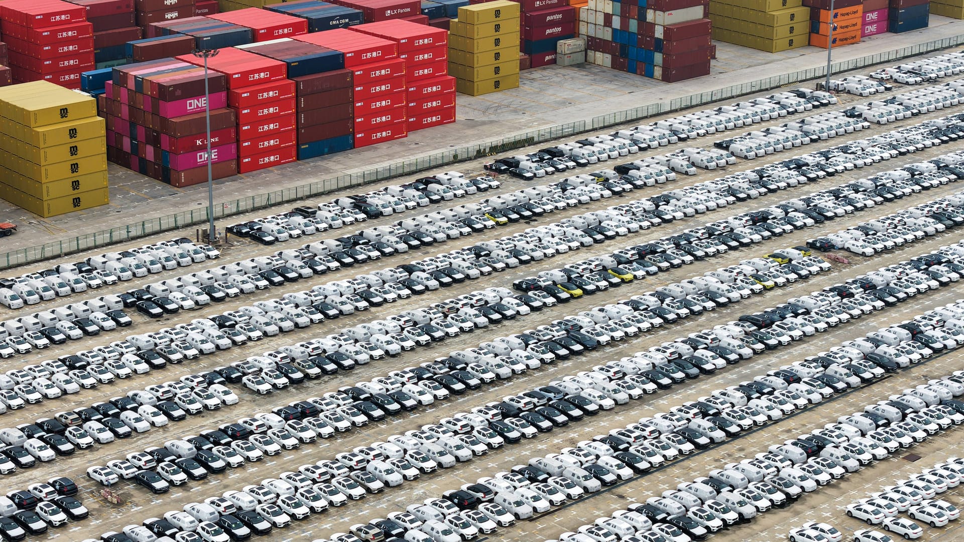 Weltweite Nummer eins: China exportierte allein im vergangenen Jahr 6,41 Millionen Fahrzeuge.