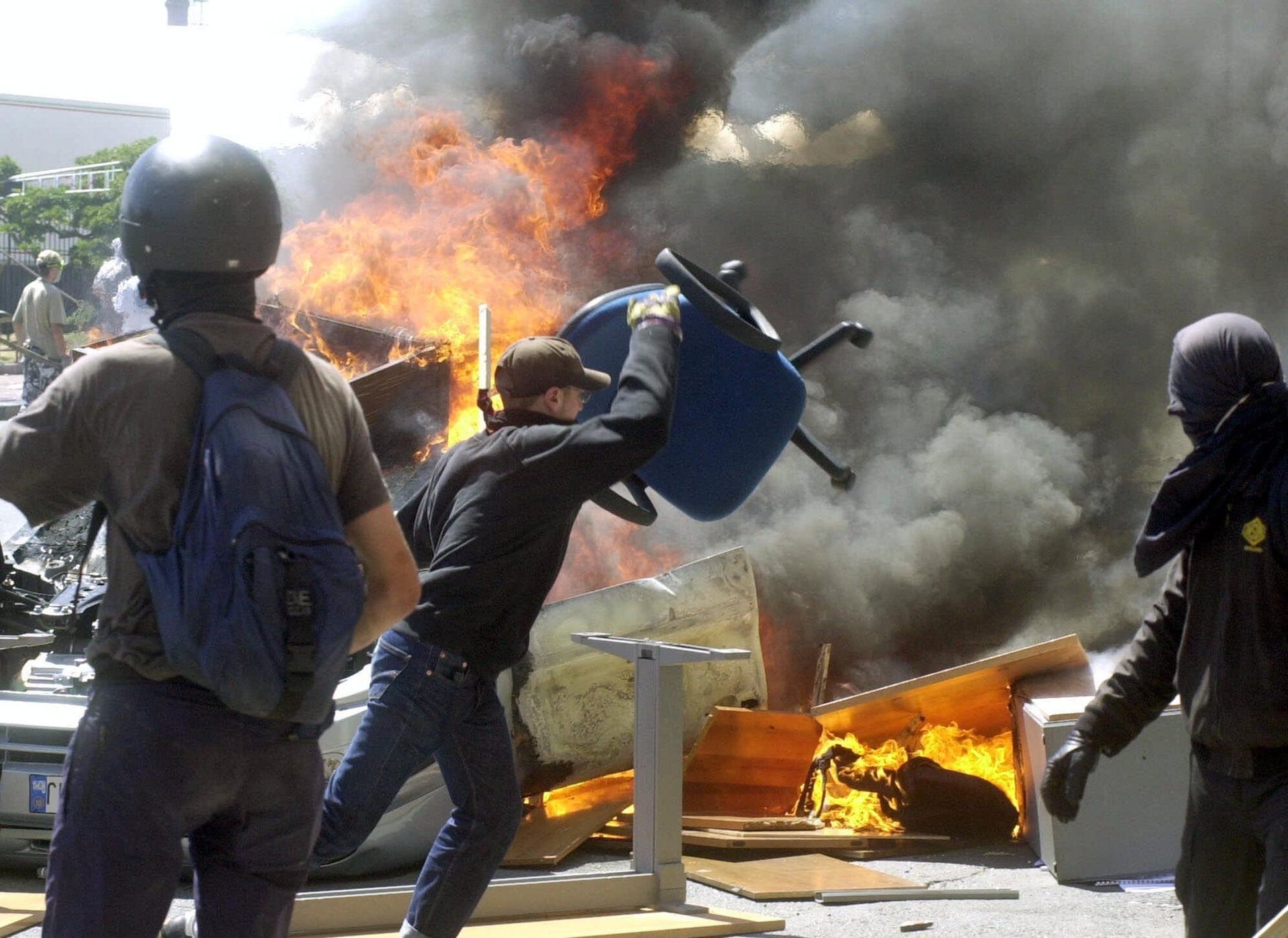 Randale beim G8-Gipfel 2001 in Genua, damals noch mit Russland: 500 Verletzte, ein Toter.