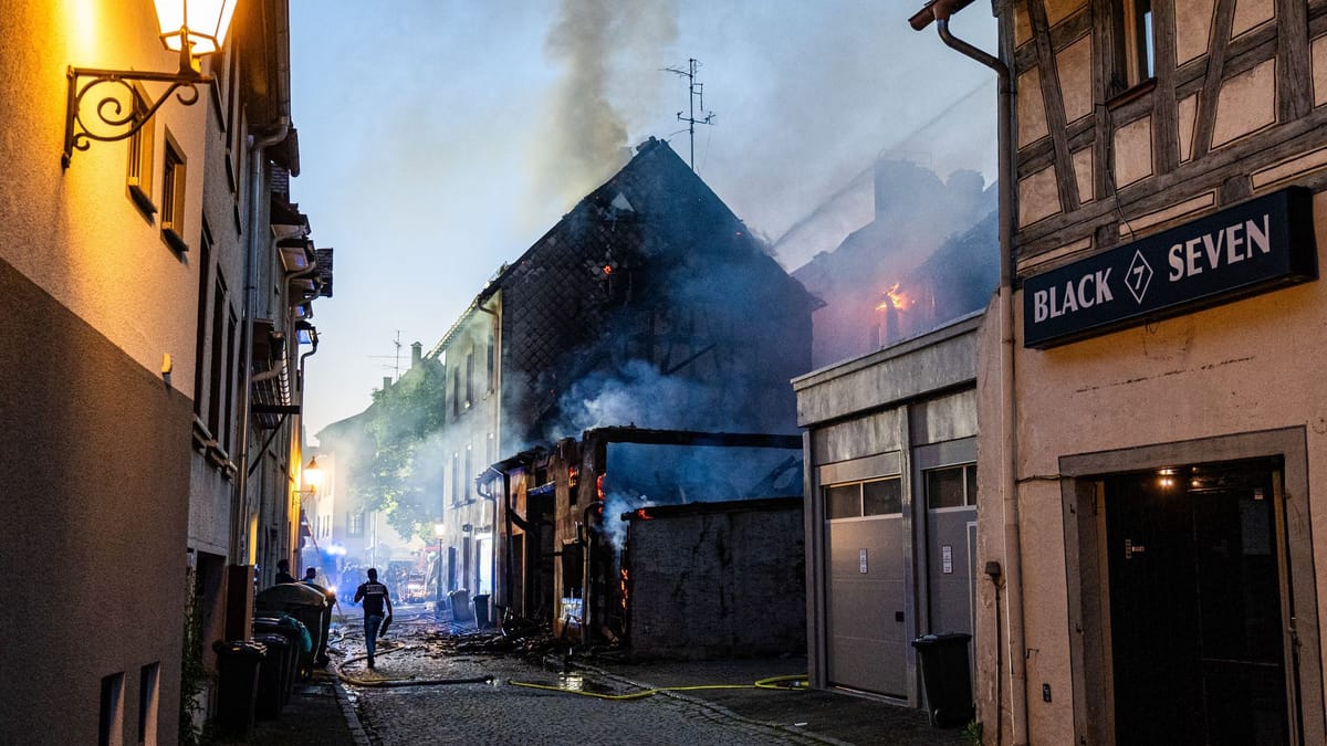 Großbrand in Villingen-Schwenningen - Gebäude eingestürzt