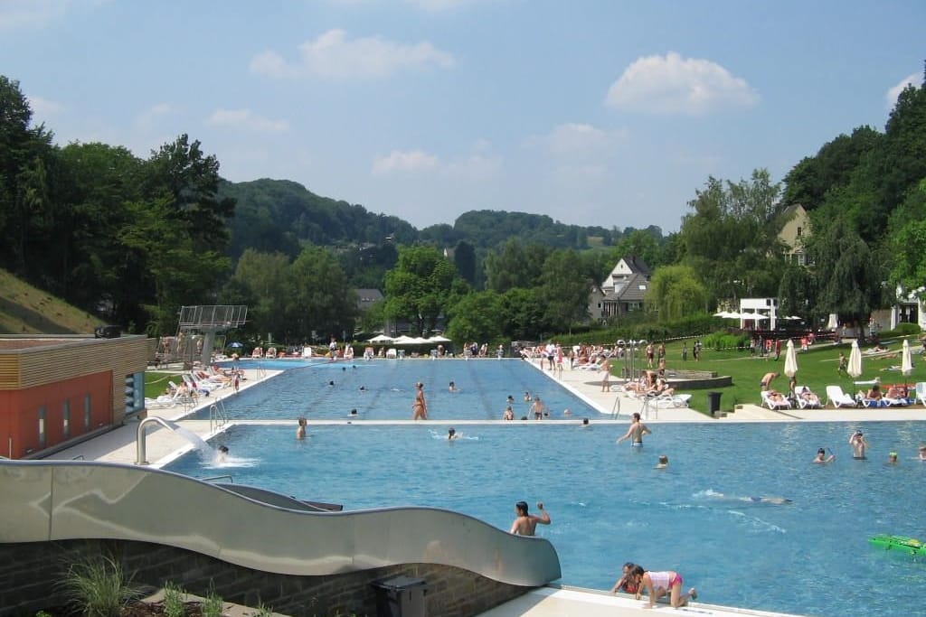 Das Freibad in Hoffnungsthal (Archivbild): Besucher bewerten es durchschnittlich mit 4,6 von fünf möglichen Sternen.