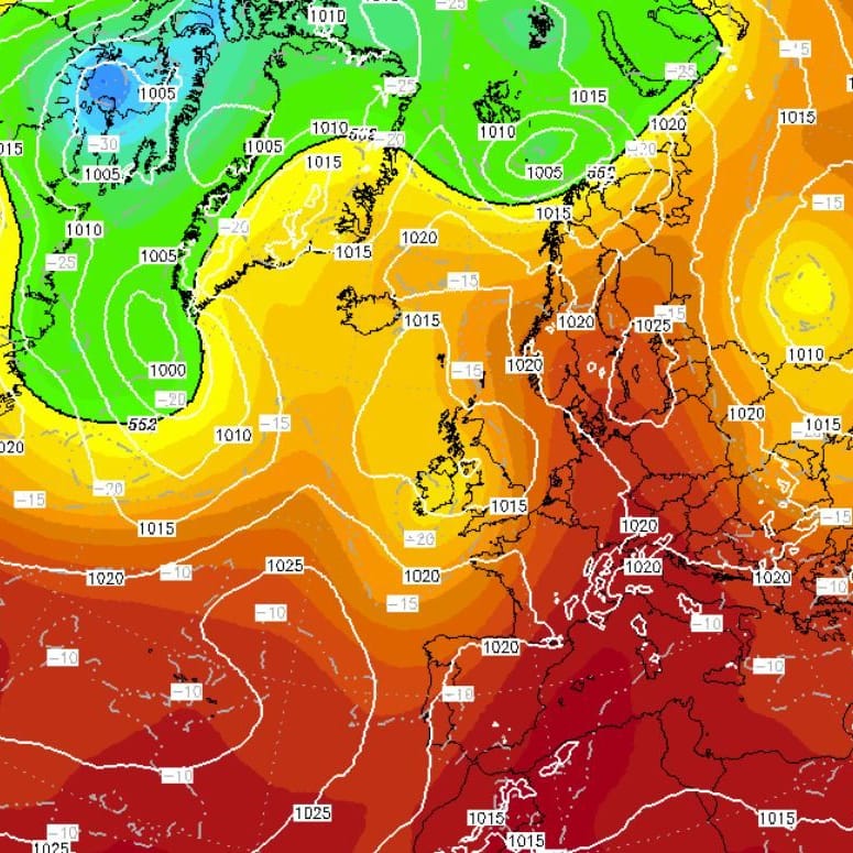 Eine Prognose des Wettermodells ICON für den 22. Juni 2025: Eine Glutwelle aus der Sahara trifft Europa.