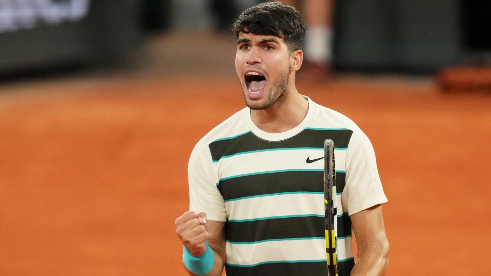 Finale: Carlos Alcaraz feiert den Finaleinzug bei den French Open.