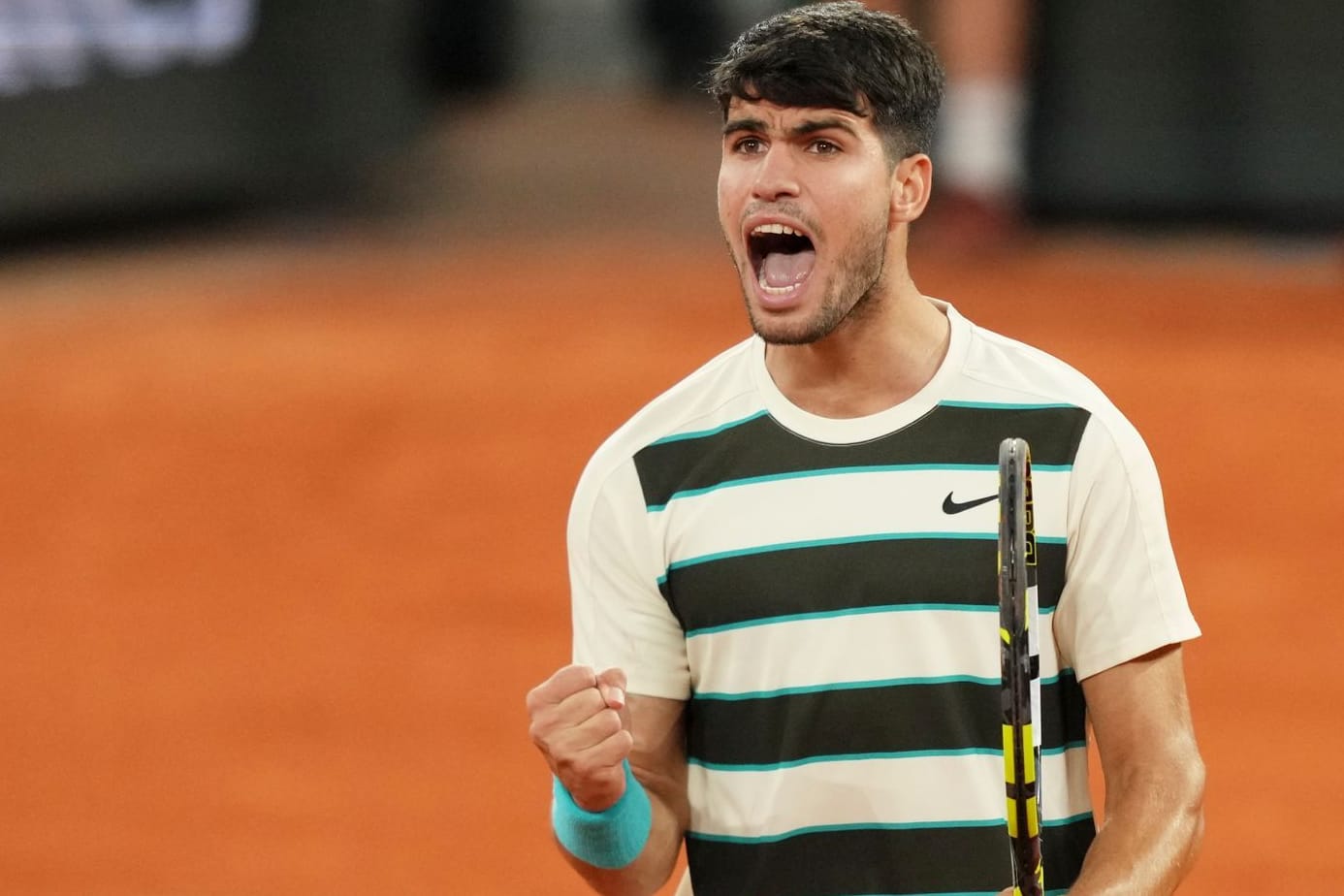 Finale: Carlos Alcaraz feiert den Finaleinzug bei den French Open.