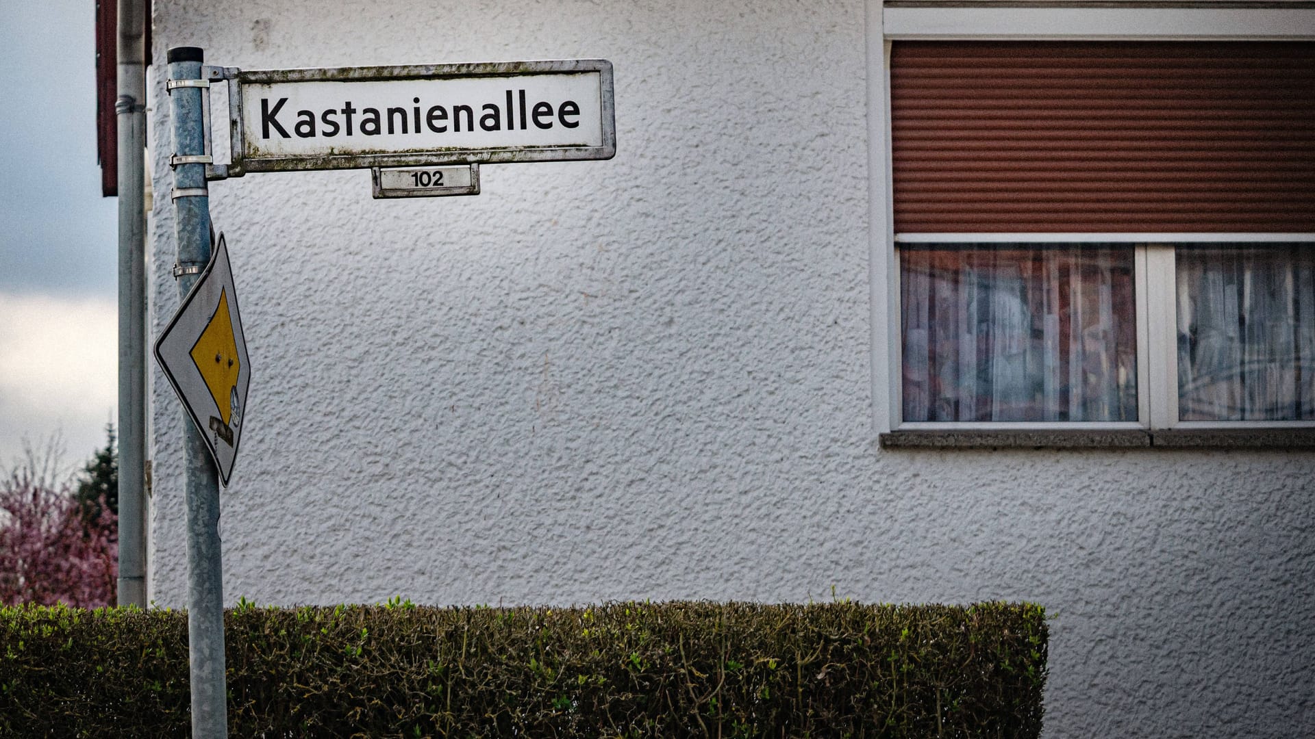 Berlin Pankow OT Rosenthal die Kastanienallee in Rosenthal ist im Abschnitt zwischen Friedrich-Ebert-Straße und Schönhauser Straße in einem indiskutablen Zustand und soll erneuert werden