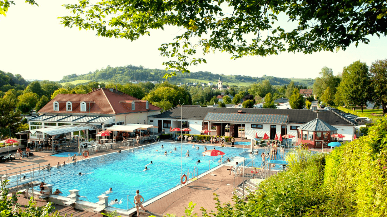Erfrischend: Der Campingplatz bietet ein Schwimmbad.