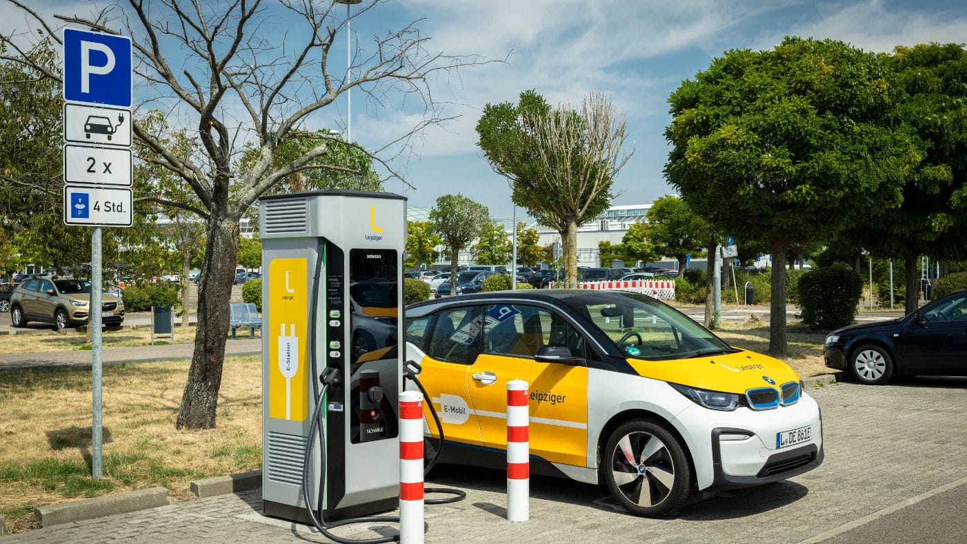 Ladesäule der Stadtwerke Leipzig: Schnellstrom für 100 km kostet hier 14 Euro – viel mehr als das entsprechende Benzin.