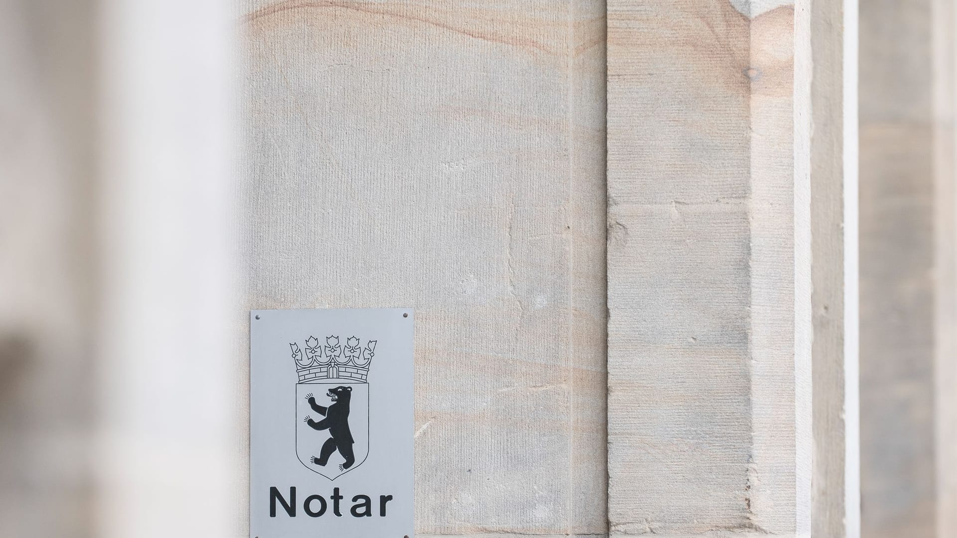 Ein Notarschild in Berlin Ein Notarschild in Berlin