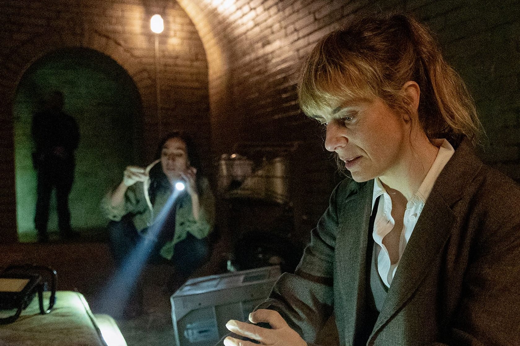 "Tatort: Rapunzel": Die Kommissarinnen finden in einem Bunker wichtige Hinweise.