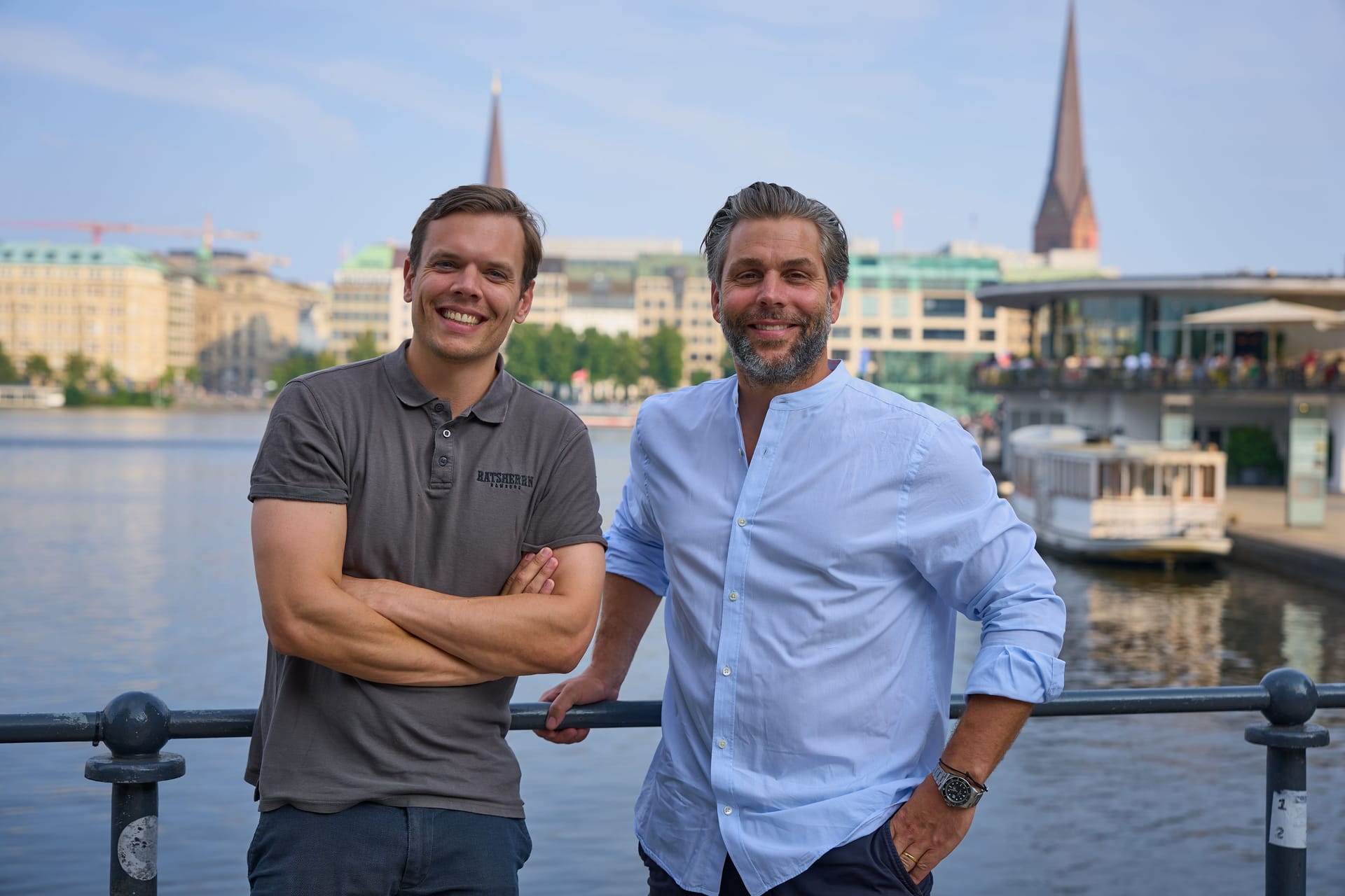 Niklas Nordmann (links) und Hannes Schröder: Die neuen Betreiber des Alsterpavillons.