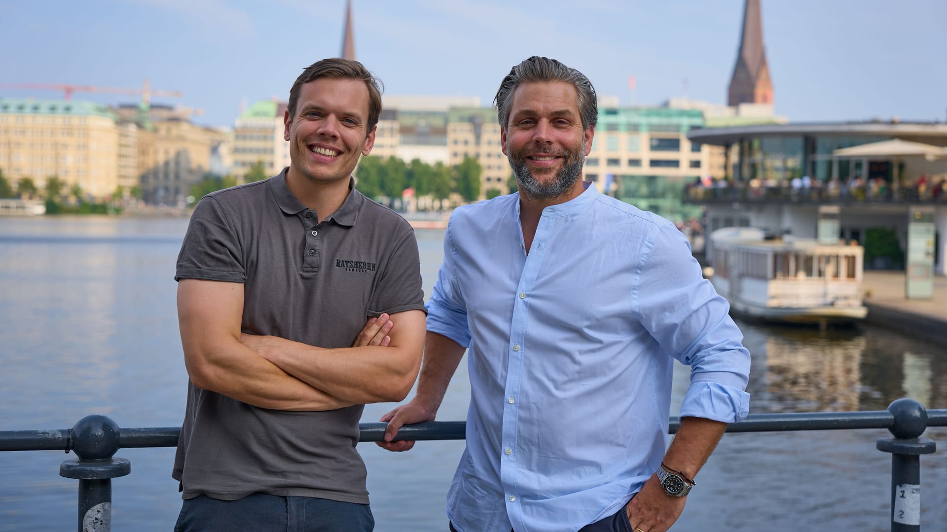 Niklas Nordmann (links) und Hannes Schröder: Die neuen Betreiber des Alsterpavillons.