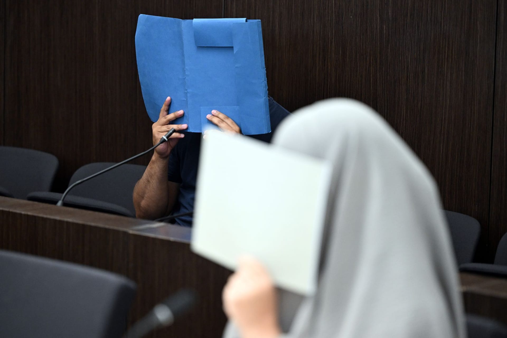 Salafistischer Tiktok-Star wegen Spendenbetrugs vor Gericht