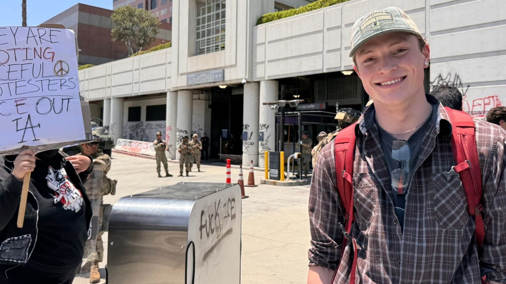 Dylan macht sich Sorgen um seine Freundin aus Vietnam.