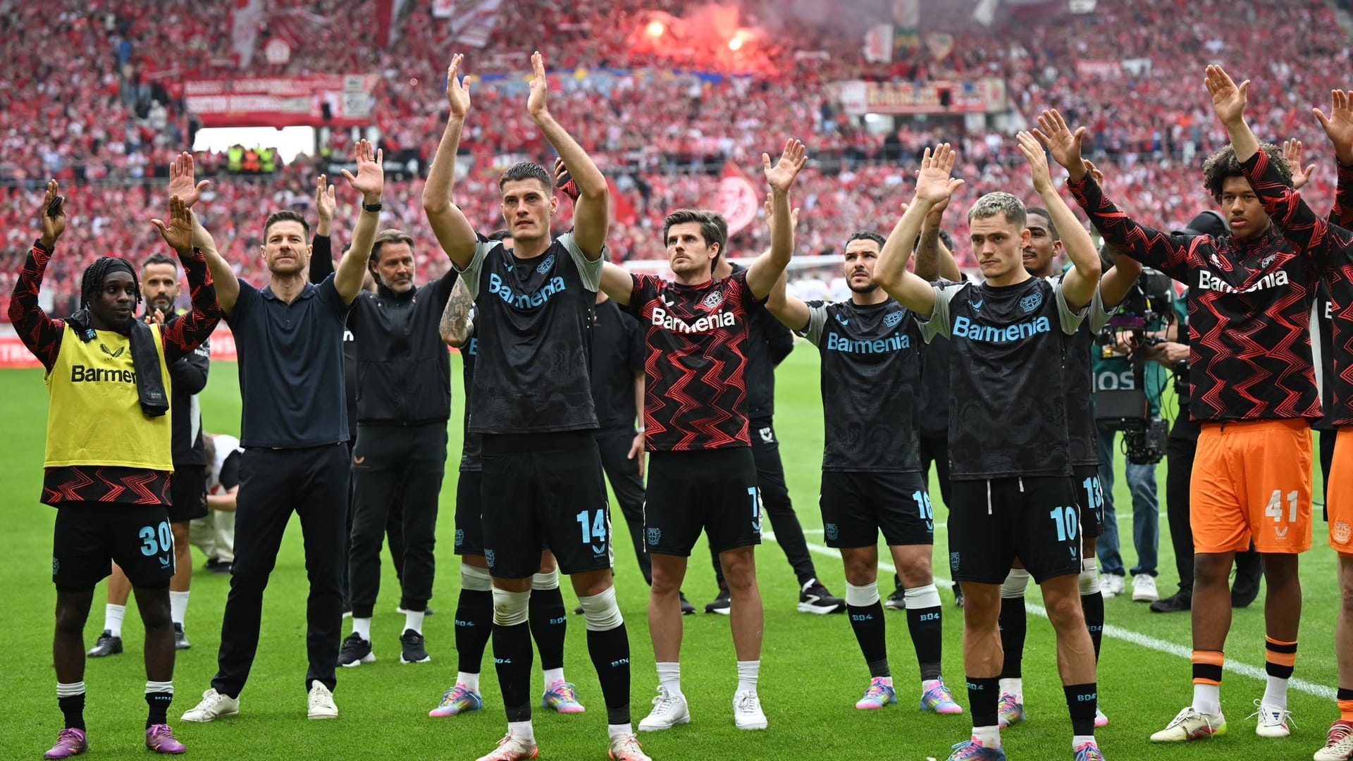 Die Leverkusener Mannschaft der Vorsaison Die Leverkusener Mannschaft der Vorsaison