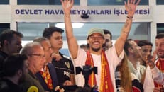 Galatasaray-Fans empfangen Sané nachts in Istanbul