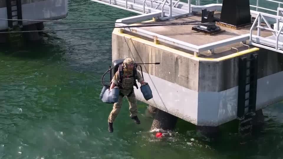 SINGAPUR-JET SUIT/