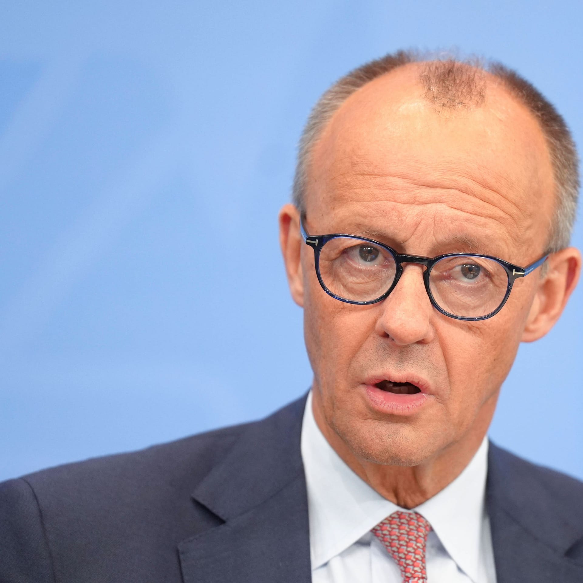 Friedrich Merz auf einer Pressekonferenz (Archivbild): Der Bundeskanzler dankte den Staaten im Nahen Osten dafür, nicht in den Konflikt eingegriffen zu haben.