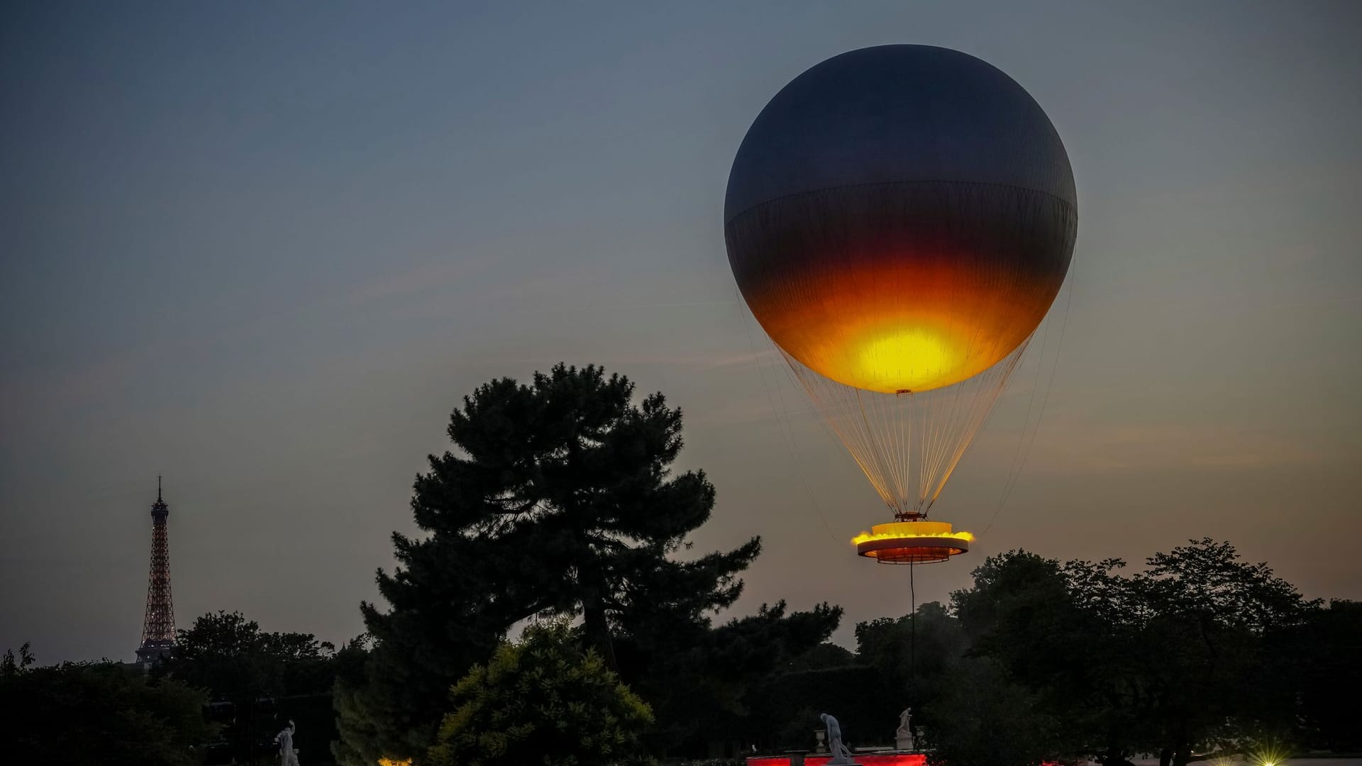 Olympischer Ballon in Paris steigt wieder auf
