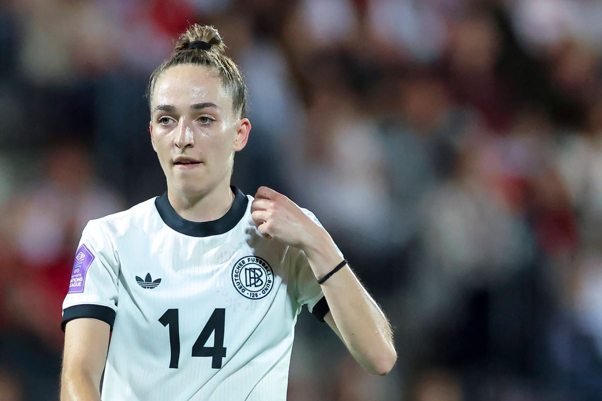 Sophia Kleinherne: Sie gab am 11. Februar 2018 ihr Bundesligadebüt. Sophia Kleinherne: Sie gab am 11. Februar 2018 ihr Bundesligadebüt.