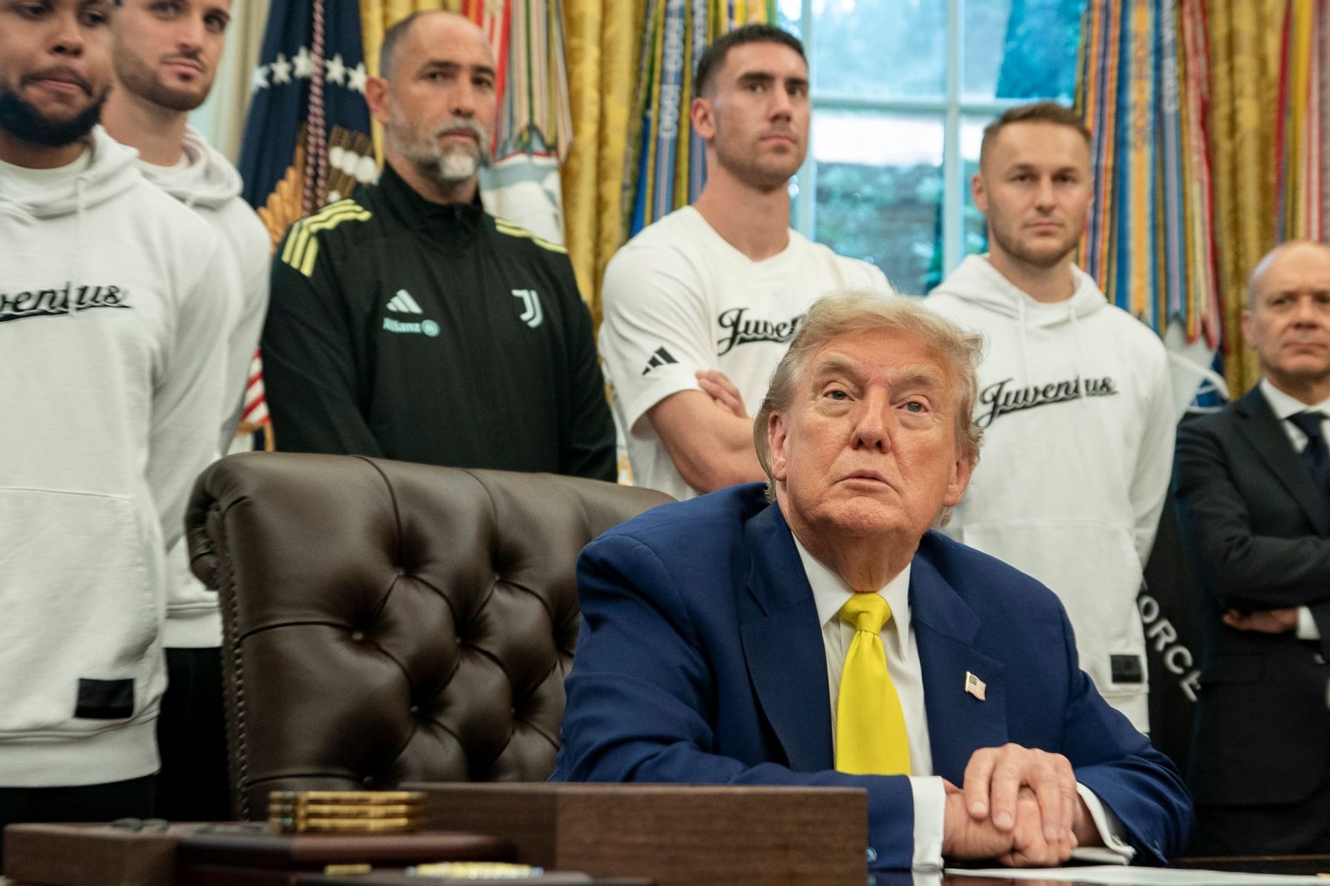Donald Trump und die Spieler von Juventus: Der US-Präsident beantwortete im Rahmen des Treffens auch Fragen der anwesenden Reporter.