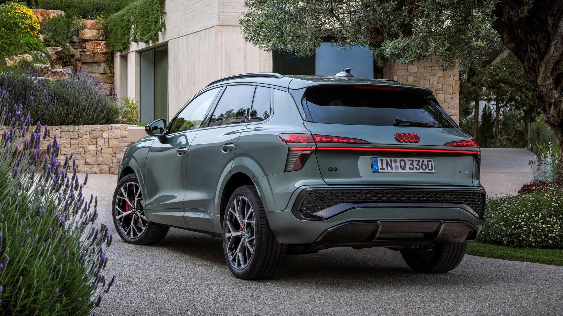 SPERRFRIST 16.6.2025, 21:30 UHR: Audi Q3 SUV Heck