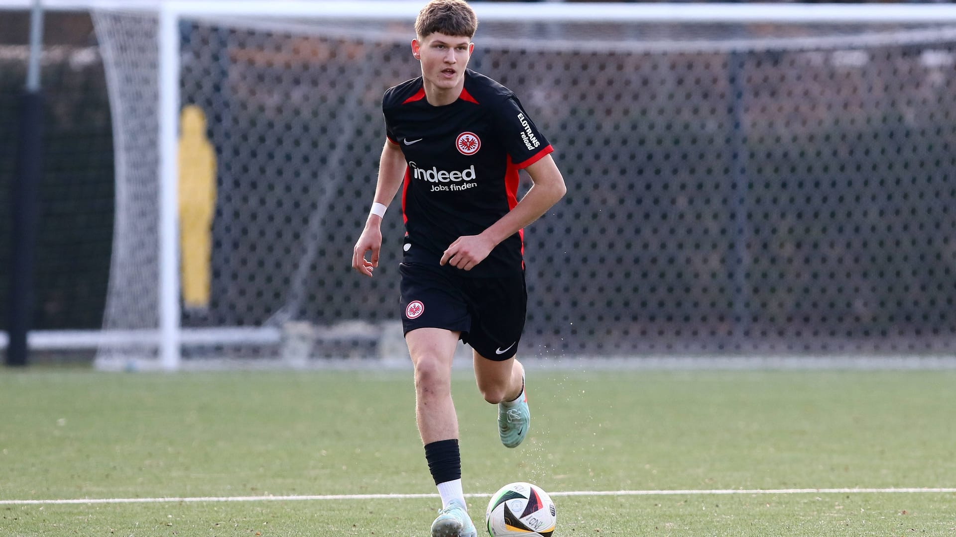 Kristian Mandic im Trikot der Eintracht (Archivbild): Beim FCN soll er auch bei den Profis unter Miroslav Klose mittrainieren.