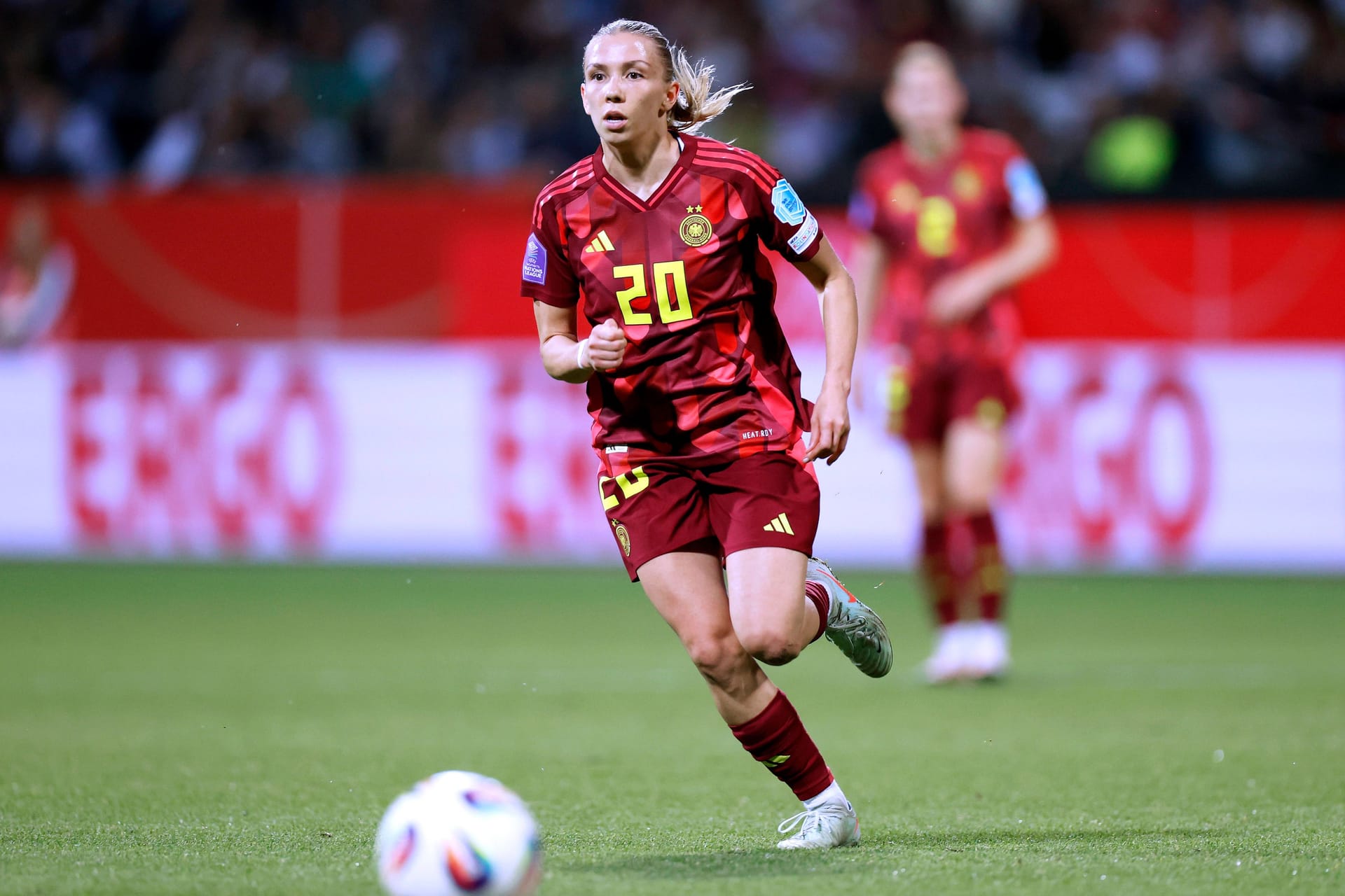 Elisa Senß: Mittelfeld, Eintracht Frankfurt Elisa Senß: Mittelfeld, Eintracht Frankfurt