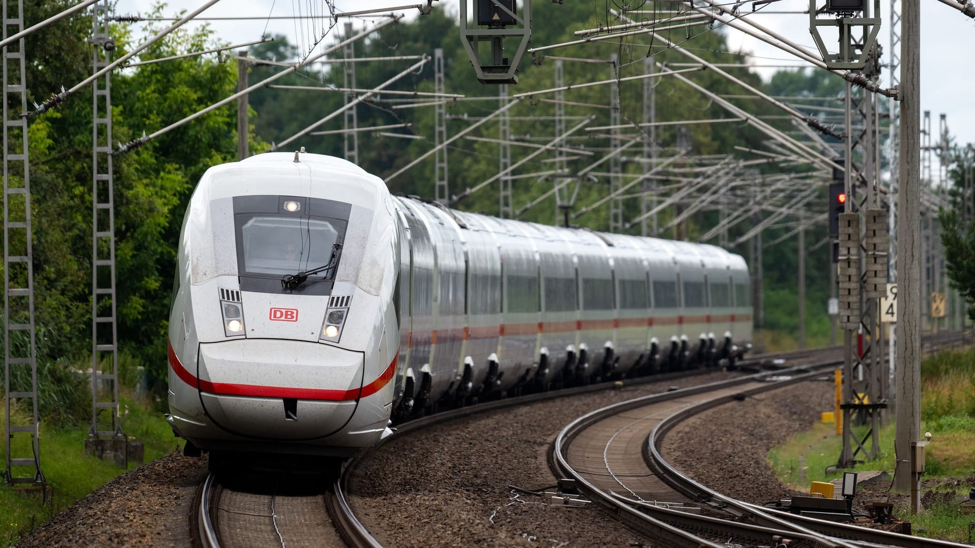 Bahnstrecke Berlin - Hamburg Bahnstrecke Berlin - Hamburg