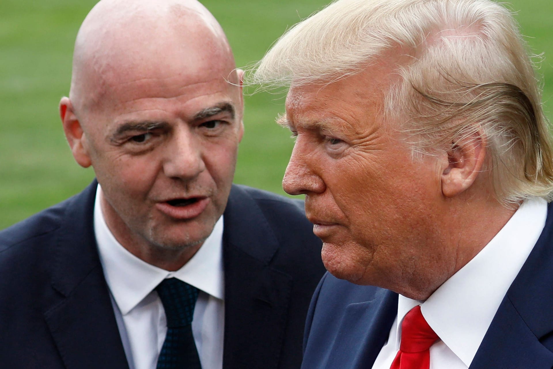 Donald Trump (r.) und Gianni Infantino: Der US-Präsident und der Fifa-Präsident trafen sich kürzlich wegen der WM 2026.