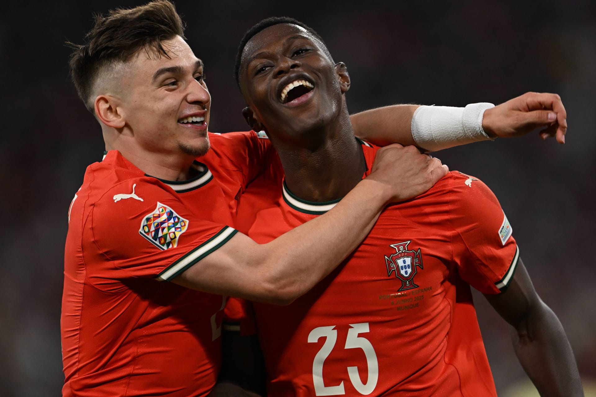 Nuno Mendes (l.) jubelt mit Francisco Conceição: Portugal gewann bereits 2019 die Nations League.